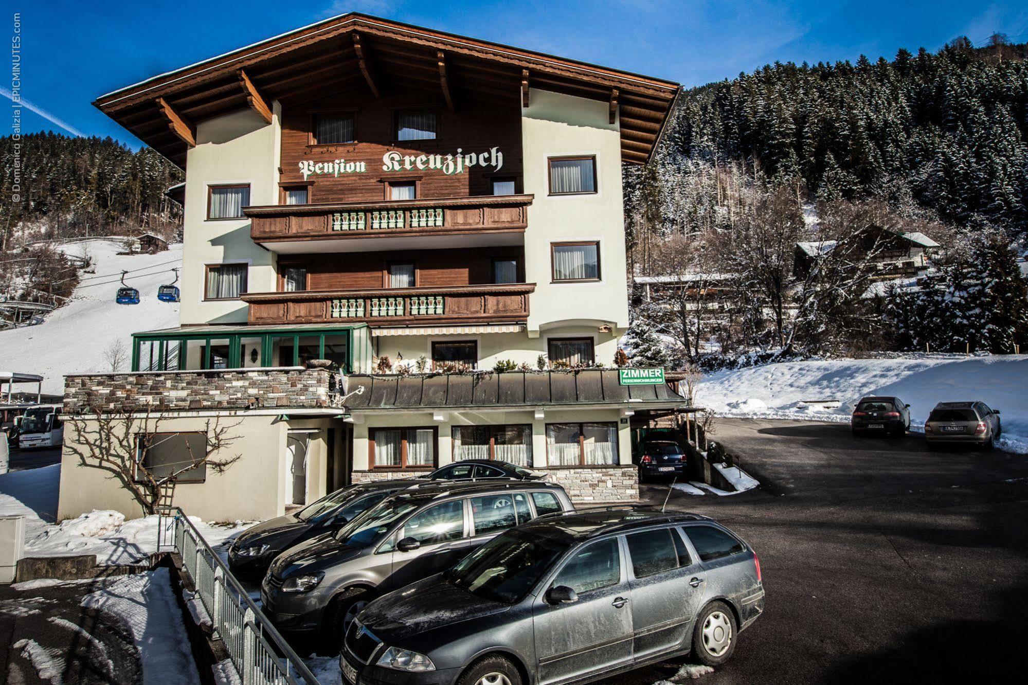 Pension Kreuzjoch ツェル・アム・ツィラー エクステリア 写真